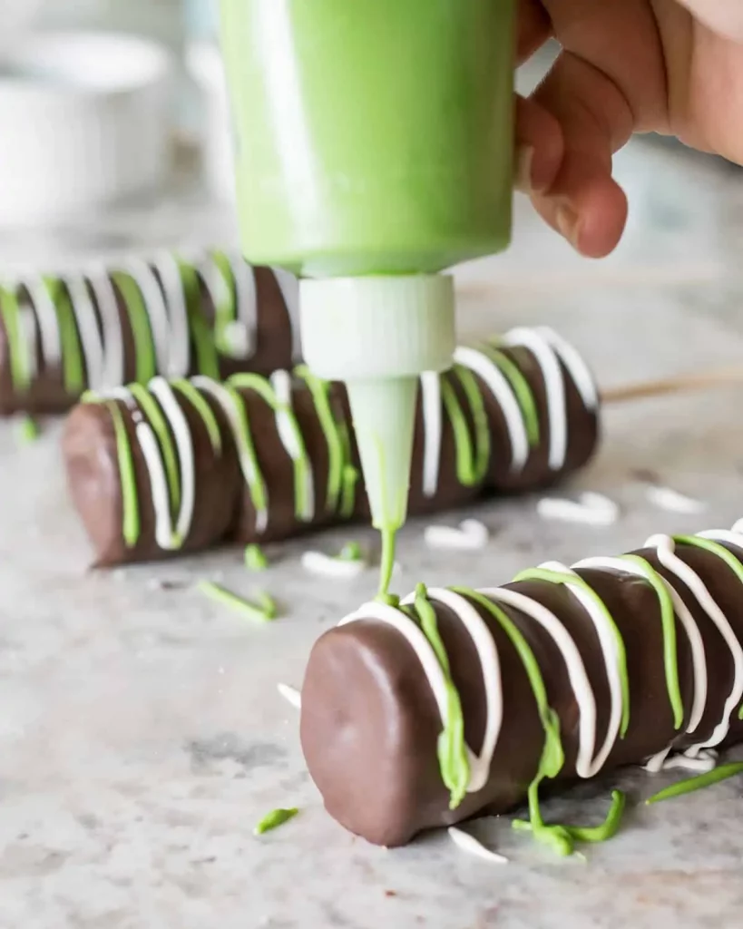 Decorating-Chocolate-Cake-Pops